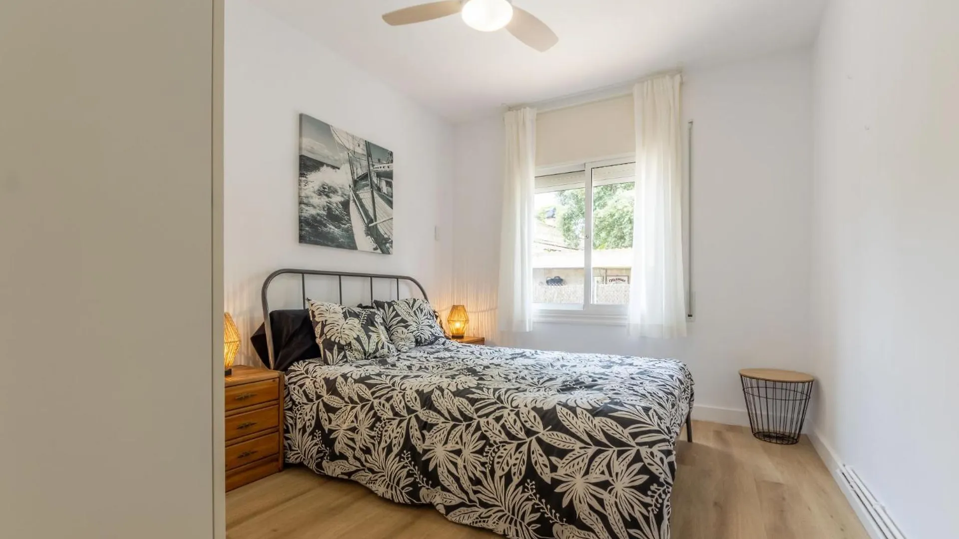 קוניט Apartment Mirror By Interhome