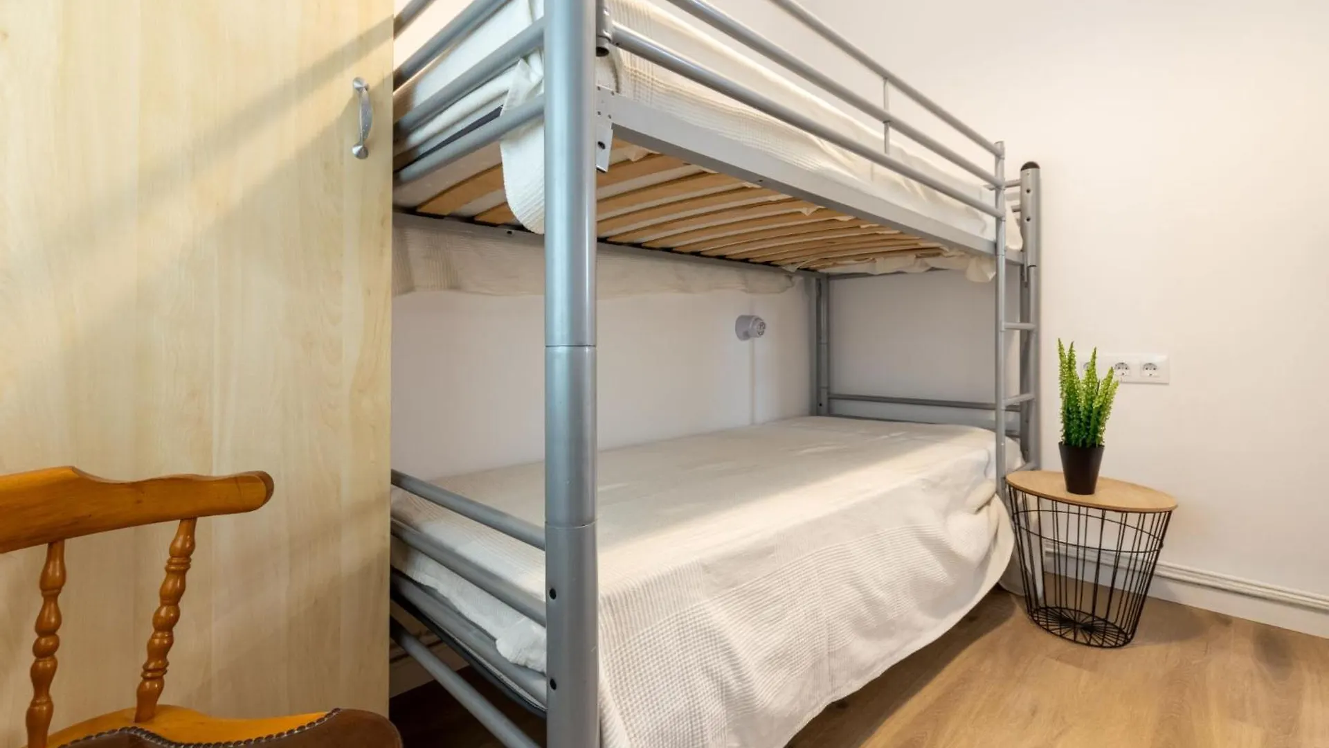 קוניט Apartment Mirror By Interhome