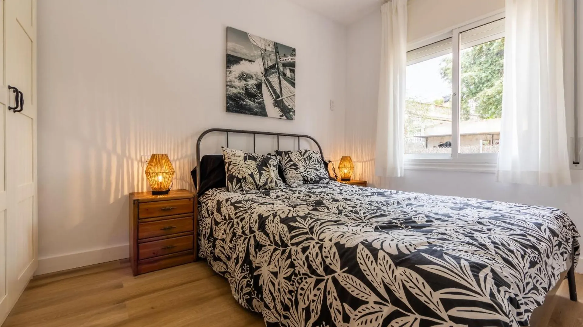קוניט Apartment Mirror By Interhome